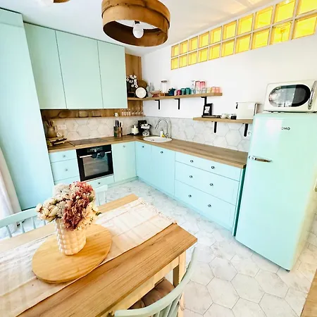 Wonderland Apartment