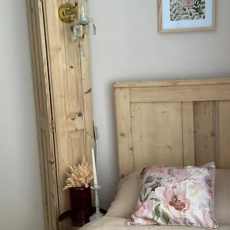 Wonderland Apartment
