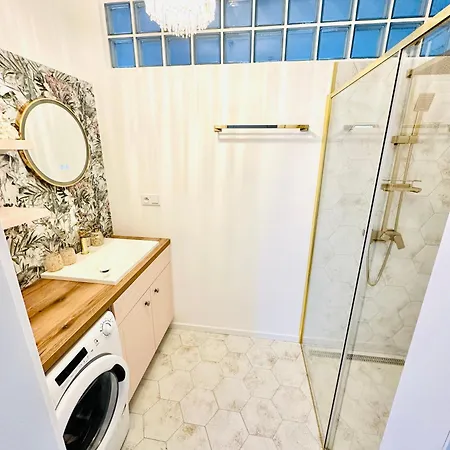 Wonderland Apartment